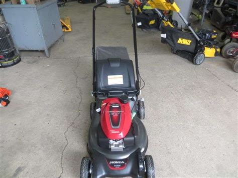 Honda Hrn 216 Gcv 170 21 Cut Mower Lambrecht Auction Inc