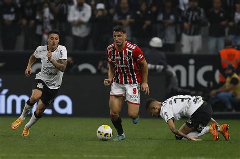 Empate entre Corinthians e São Paulo registra recorde de audiência do