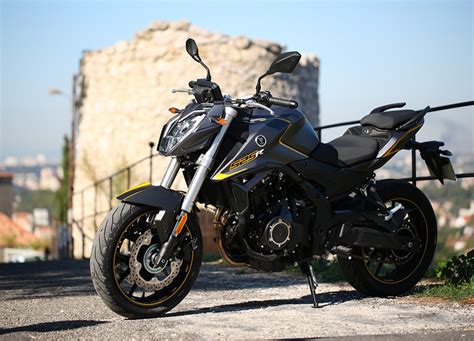 Voge R Naked R Pole Scoot à Fontaine Isère Concessionnaire Moto Scooters