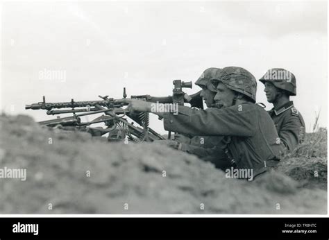 Deutsche Infanterie An Der Ostfront Fotos Und Bildmaterial In Hoher