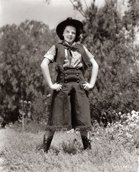 15 Amazing Vintage Photos Of Truly Cowgirls Vintage Everyday