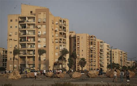 Un Homme Inculpé Pour Avoir Attaqué Des Passants De Manière Frénétique The Times Of Israël