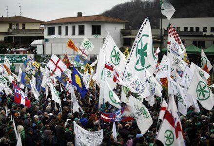 PONTIDA 2015 Lega Nord Salvini La Ruspa Prima Su Renzi Poi Sui Rom