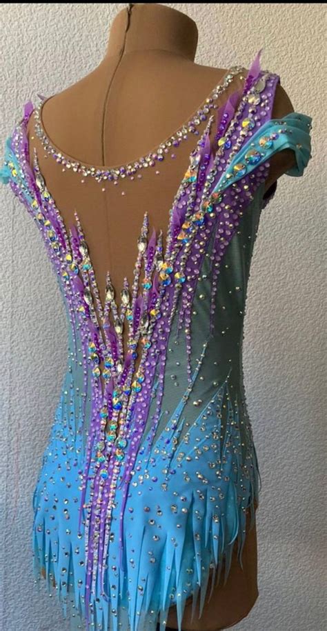 Pinterest в 2024 г | Идеи костюмов, Одежда для тренировки, Узор купальника