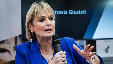 Antonella Viola E Lo Studio Sul Vaccino Covid Di Pfizer Protezione