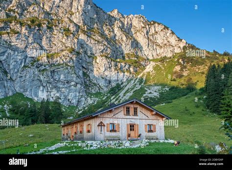 Hovel Hi Res Stock Photography And Images Alamy