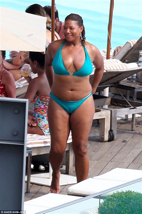 9 Hot New Queen Latifah Bikini Pics