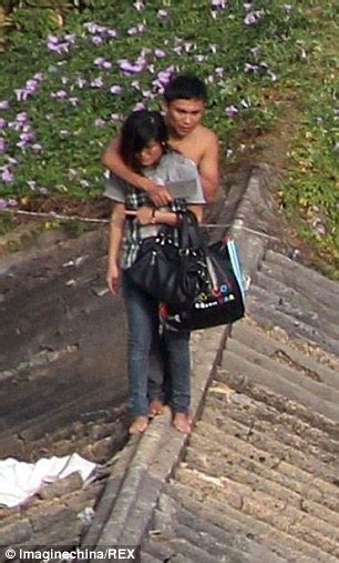 Naked Man Wielding A Meat Cleaver Holds His Girlfriend Hostage On A Rooftop For Five Hours And