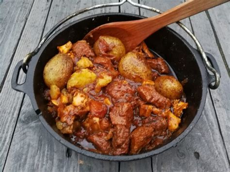 Brauhaus Gulasch Aus Dem Petromax Ft Dutch Oven