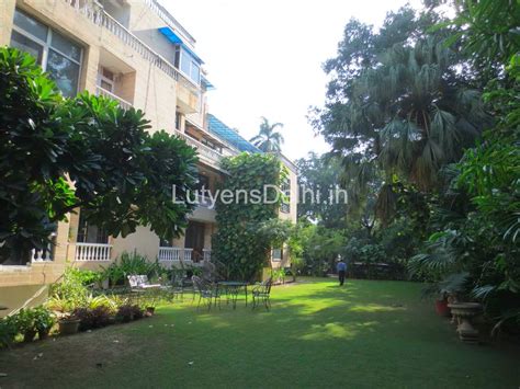 RESIDENTIAL APARTMENT FOR SALE PRITHVIRAJ ROAD CENTRAL DELHI 4 BHK