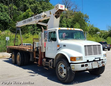 2000 International 4900 Crane Truck In Independence Mo Item Gy9478