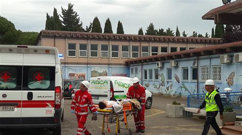 Terremoto Evacuata La Cittadella Dello Studente Ma Solo Una