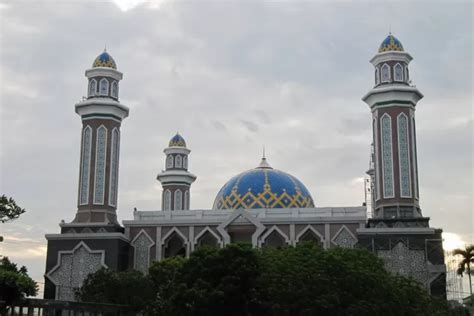 Masjid Ikonik Ini Kerap Jadi Pilihan Wisata Religi Di Kota Balikpapan