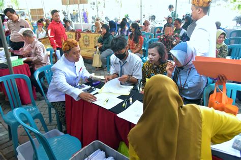 Pemkot Dan Baznas Tebus 529 Ijazah Pelajar SMA SMK Swasta Se Surabaya