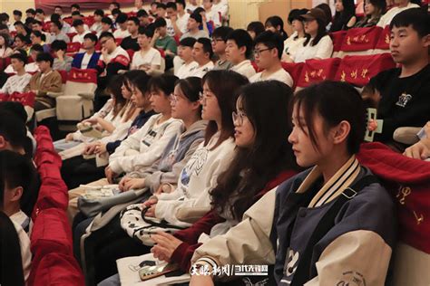 奋斗者·正青春 贵州理工学院青年师生：书写不负时代不负韶华的青春华章 学以位 工作 学生科