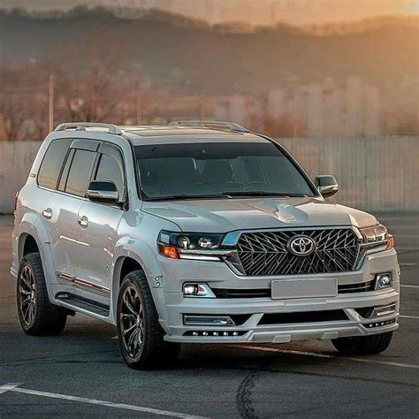 White SUV: Perfect Blend of Style and Functionality