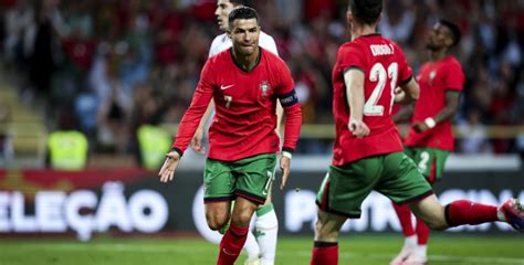 Cristiano Ronaldo Marca Un Doblete Con Portugal