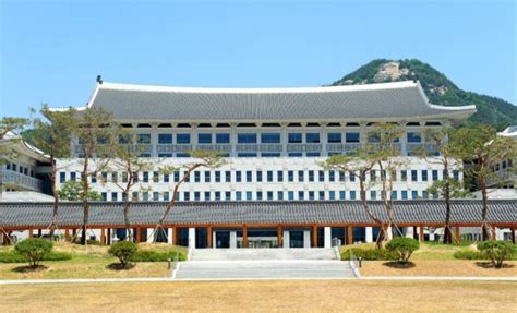 대구경북 통합신공항 확정 1주년 도청 본관 앞 조형물 제막