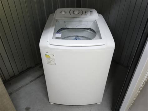 Máquina de lavar roupas 12 KG Electrolux LT12B em Aço Metal Branco