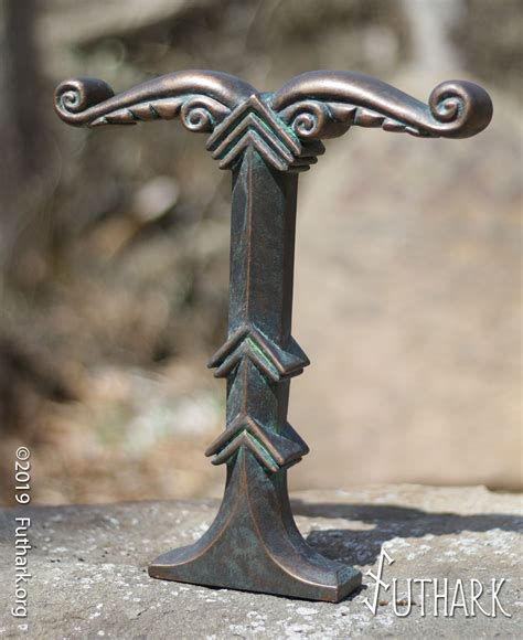 Irminsul Sculpture – Futhark