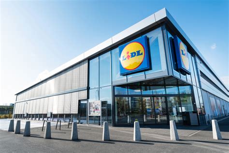 Lidl CFO Dirk Kahl To Step Down Grocery Gazette Latest Grocery