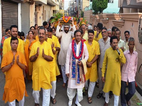 Shrimad Bhagwat Katha Started With Kalash Yatra In Shri Ramayan Temple