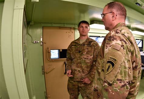 DVIDS - Images - Lt. Gen. Ben Hodges visits 2nd Cavalry Regiment [Image 9 of 10]