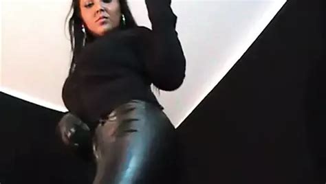 Lara Danse Dans Un Pantalon En Cuir Et Chevauche Xhamster