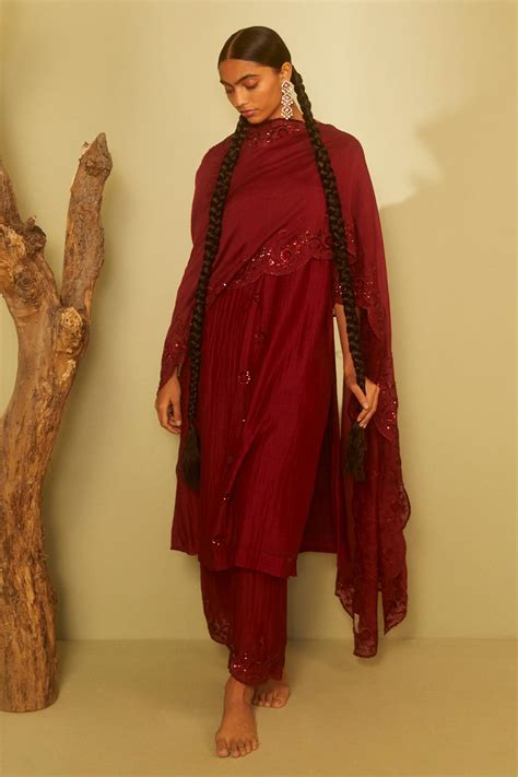 Buy Red Chanderi Silk Hand Embroidery Floral Motifs Round Kurta And