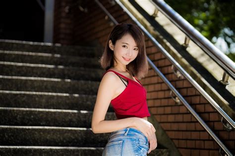 K Asian Pose Stairs Glance Brown Haired Hd Wallpaper Rare Gallery