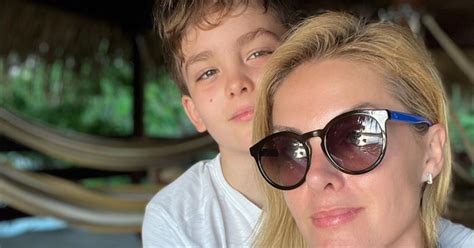 Ana Hickmann exibe fotos o filho em primeiro pronunciamento após