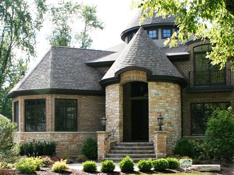 Highland Brown Natural Stone Veneer - Hedberg Home