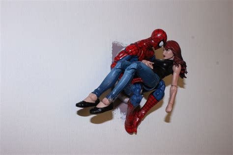 Marvel Legends Spider Man And Mary Jane Pack Spider Man Crawlspace