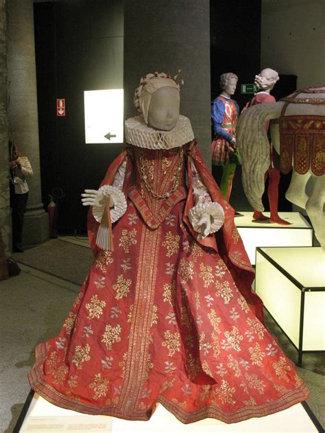 I Medici Renaissance In Paper In Brussels Historical Dresses