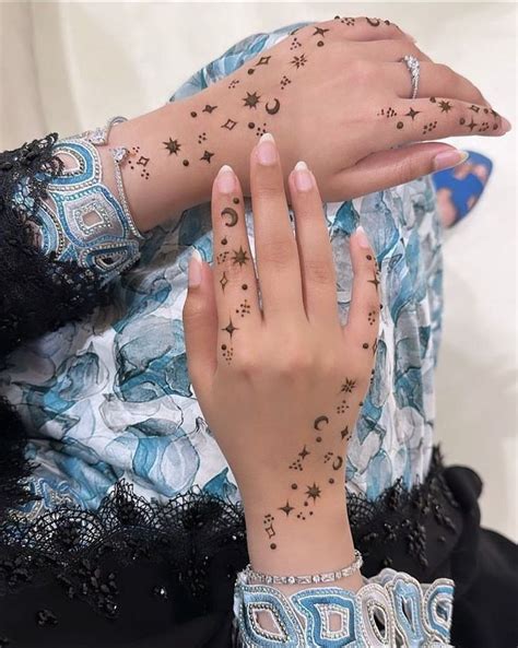 IG Pause Salon In 2024 Henna Tattoo Designs Simple Henna Inspired