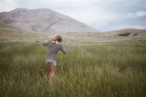 How To Choose The Best Portrait Backgrounds For Photos