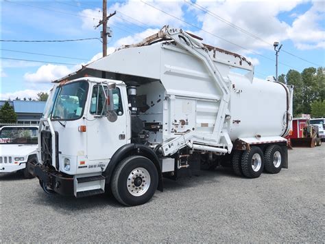 2008 Autocar T A Refuse Truck Kenmore Heavy Equipment Contractors Equipment And Vehicles