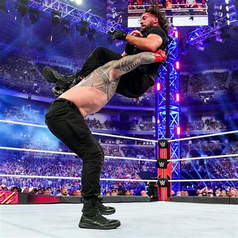 Roman Reigns Vs Seth Freakin Rollins Universal Title Match Photos Artofit