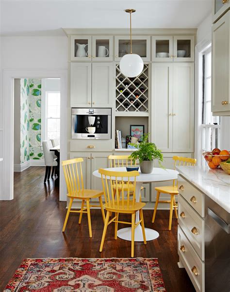 25 Cheery Ways To Decorate With Yellow Accessories And Furniture