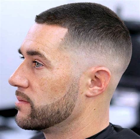 17 Cool Skin Fade Haircuts For Men2021 Trends Styles In 2021 Mens Haircuts Fade Fade