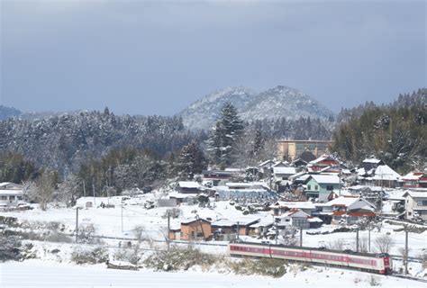 鉄道定番紀行 伯備線の雪の里山を行く381系特急「やくも号」（上石見～下石見信）