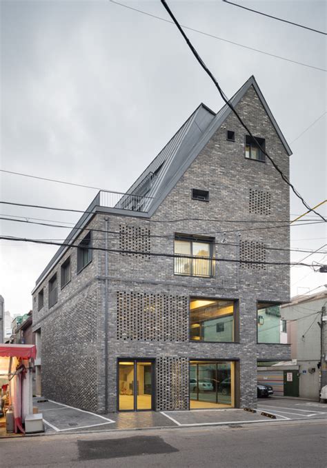 Old brick house / AtelierJun | ArchDaily