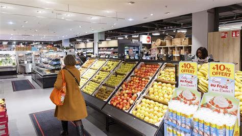 En pleine tempête et Monoprix se battent pour résister à la