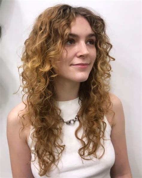 30 Coolest Long Curly Hairstyles To Try In 2023 Artofit