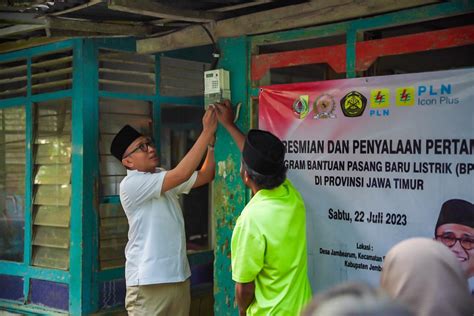 Ratusan Rumah Tak Mampu Di Jember Terima Bantuan Pasang Baru Listrik