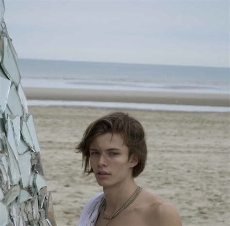 Gay Cultes Beau mais tatoué et inversement