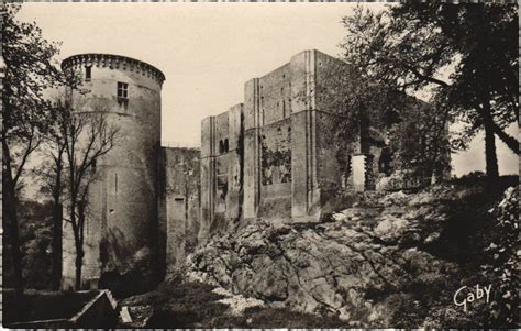 Falaise Le Chateau Tour Talbot et Donjon à Falaise