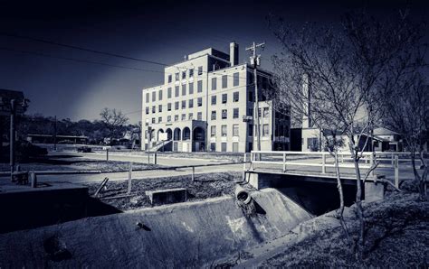 A Night at The Abandoned Nazareth Hospital & Sanatorium, Mineral Wells ...