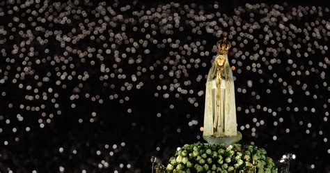 Reitor Do Santu Rio De F Tima Convida A Colocar Velas Nas Janelas Das