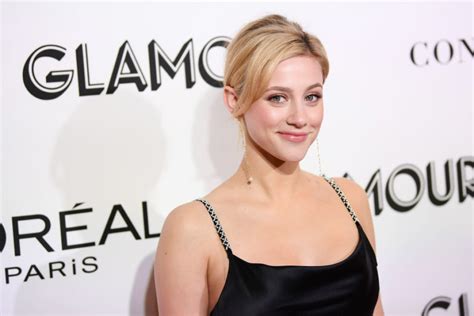 Lili Reinhart Shared Photos Of Her Natural Curly HairHelloGiggles